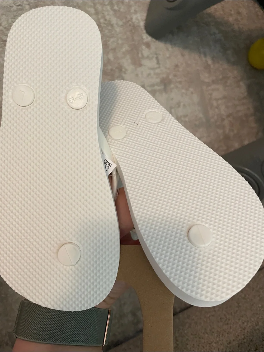 Old Navy White Kids' Flip Flops size 12/13C-NWT